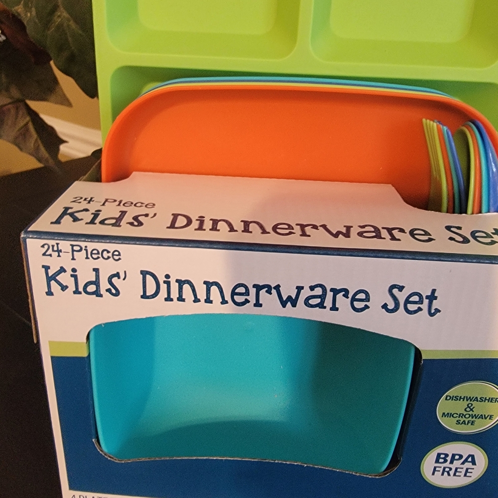 Vibrant Kids' Dinnerware Set - Picture 2 of 5